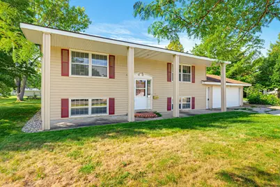 64 9th Avenue NE, Hutchinson, MN 55350 - Photo 3
