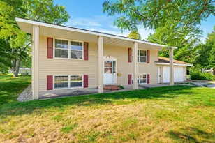64 9th Ave NE, Hutchinson, MN 55350 - Photo 3