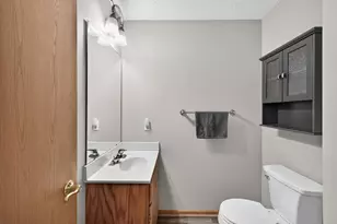 3341 Jansen Way, Vadnais Heights, MN 55127 - Photo 15