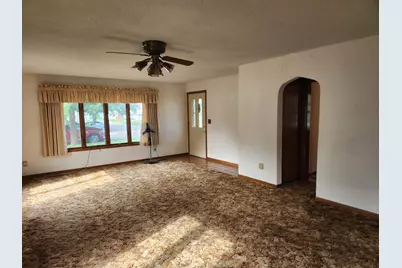 2010 3rd Avenue NE, Austin, MN 55912 - Photo 7