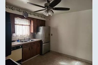 2010 3rd Avenue NE, Austin, MN 55912 - Photo 11