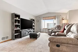 577 Kendall Dr, Hastings, MN 55033 - Photo 5
