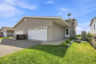 577 Kendall Dr, Hastings, MN 55033 - Photo 1