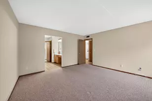 2465 Londin Ln E, Maplewood, MN 55119 - Photo 15