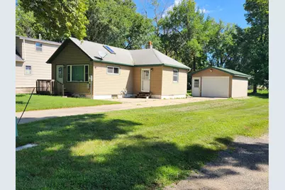 411 15th Street SE, Willmar, MN 56201 - Photo 1