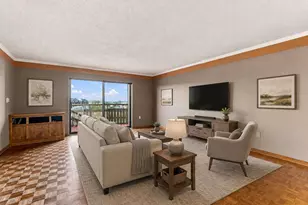 400 Groveland Ave, Minneapolis, MN 55403 - Photo 1