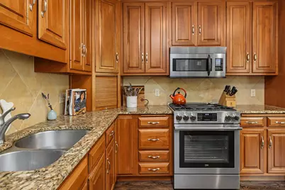 719 Summit Avenue, Saint Paul, MN 55105 - Photo 17