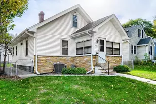 1428 Hazel St N, Saint Paul, MN 55119 - Photo 1
