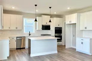 2089 Kestrel Dr, Shakopee, MN 55379 - Photo 3