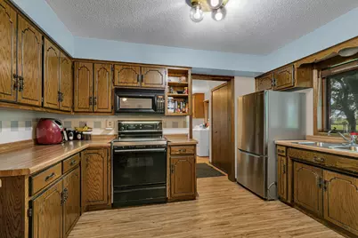 610 24 1/2 Avenue NE, Sauk Rapids, MN 56379 - Photo 7