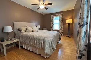 1020 Chatsworth St N, Saint Paul, MN 55103 - Photo 7