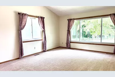 301 Myrick Street, Le Sueur, MN 56058 - Photo 15