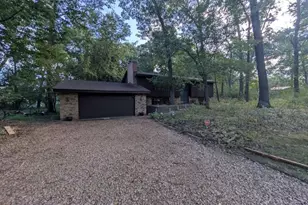185 Bevins Ln, Mahtomedi, MN 55115 - Photo 1