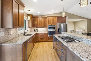 3261 Zane Ave N, Crystal, MN 55422 - Photo 3