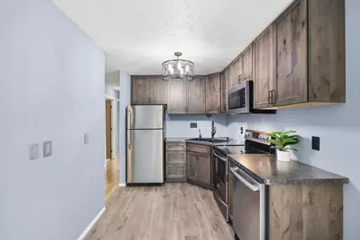 708 California Street NW, Hutchinson, MN 55350 - Photo 3