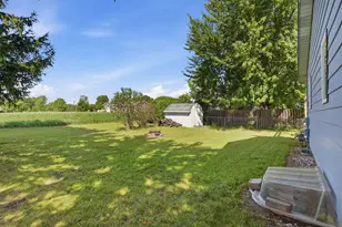 708 California St NW, Hutchinson, MN 55350 - Photo 23