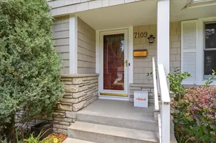 7109 Heatherton Trail, Edina, MN 55435 - Photo 5