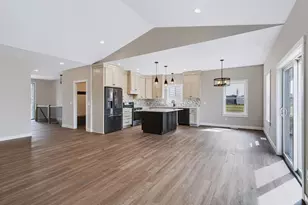 491 Elbert Dr, Hudson, WI 54016 - Photo 5