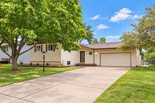 1326 21st St W, Hastings, MN 55033 - Photo 1