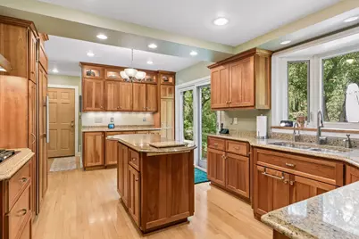 991 Caren Court, Mendota Heights, MN 55118 - Photo 15
