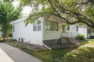 614 16th St N, Moorhead, MN 56560 - Photo 3