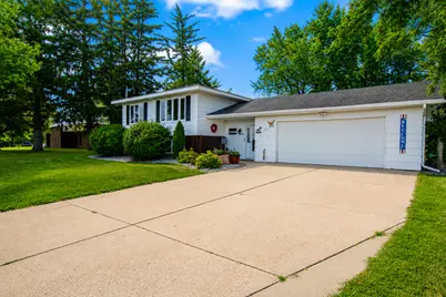 913 1st Avenue SE, Long Prairie, MN 56347 - Photo 3