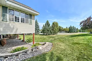 828 Woodland Dr, Mahtomedi, MN 55115 - Photo 25