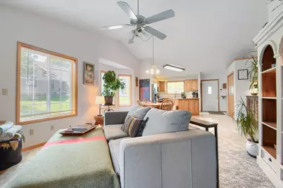 828 Woodland Drive, Mahtomedi, MN 55115 - Photo 7