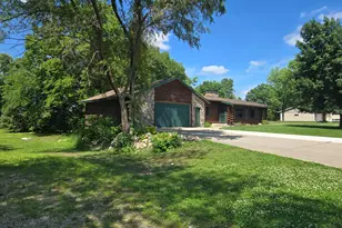 830 W Church St, Belle Plaine, MN 56011 - Photo 41