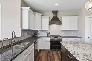 12410 Violet Cir, Rogers, MN 55374 - Photo 11
