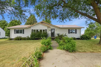 201 White Street S, Comfrey, MN 56019 - Photo 1