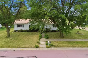201 White St S, Comfrey, MN 56019 - Photo 33
