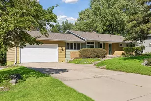 2131 Perry Ave N, Golden Valley, MN 55422 - Photo 3