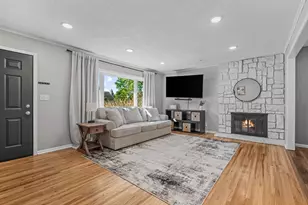 1197 Burke Ave W, Roseville, MN 55113 - Photo 3