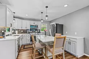1197 Burke Ave W, Roseville, MN 55113 - Photo 5