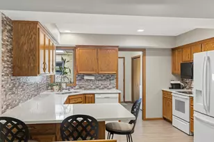1685 6th Ave W, Shakopee, MN 55379 - Photo 7