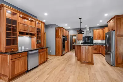 561 Bighorn Drive, Chanhassen, MN 55317 - Photo 17