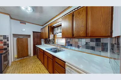 441 Center Avenue S, Glenville, MN 56036 - Photo 9