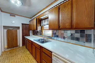 441 Center Ave S, Glenville, MN 56036 - Photo 9