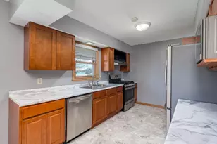 209 Hillcrest Way, Le Sueur, MN 56058 - Photo 9