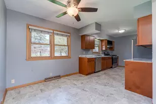 209 Hillcrest Way, Le Sueur, MN 56058 - Photo 7
