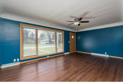 209 Hillcrest Way, Le Sueur, MN 56058 - Photo 3