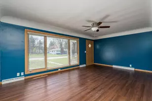 209 Hillcrest Way, Le Sueur, MN 56058 - Photo 3
