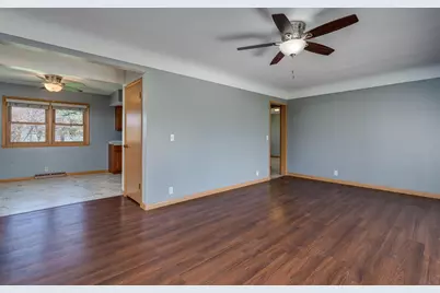 209 Hillcrest Way, Le Sueur, MN 56058 - Photo 5
