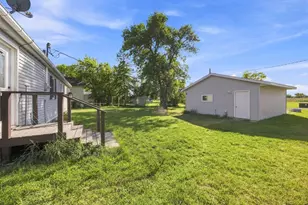 325 3rd Ave W, Halstad, MN 56548 - Photo 27