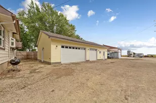 25115 Lamb Ave, Kenyon, MN 55946 - Photo 39