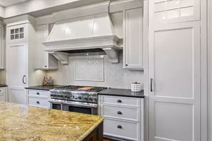 425 Carpenters Pt, Wayzata, MN 55391 - Photo 31