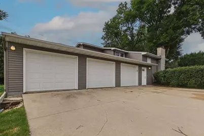 3024 Crescent Lane NW, Rochester, MN 55901 - Photo 3