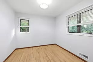 10133 Johnson Cir, Bloomington, MN 55437 - Photo 11