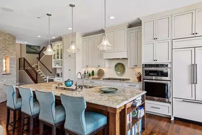 875 Lake Street N #401, Wayzata, MN 55391 - Photo 7